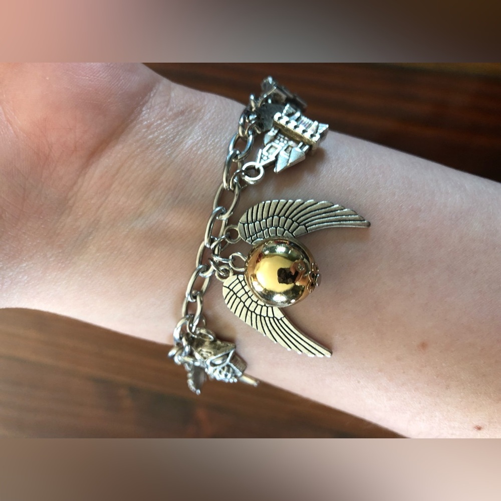 Harry Potter Dangle Charm Bracelet - Picture 5 of 7